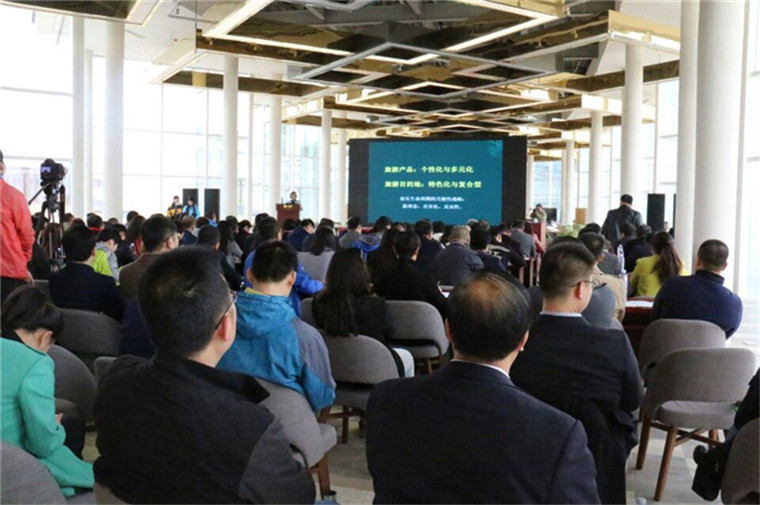 内蒙古旅游区联合会第二届会员代表大会今日在鄂尔多斯市召开(图3)